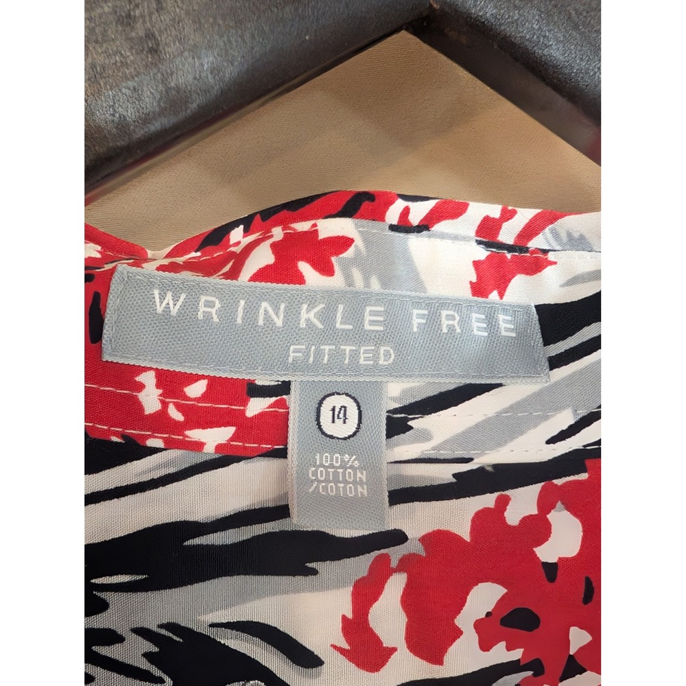 Long Sleeve Button-Up Shirt Floral Abstract Print Red White Black Size 14 - Picture 4 of 8